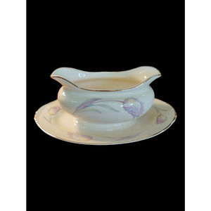 Gravy Boat with Attached Underplate Tulip (Eggshell Nautilus) by HOMER LAUGHLIN
